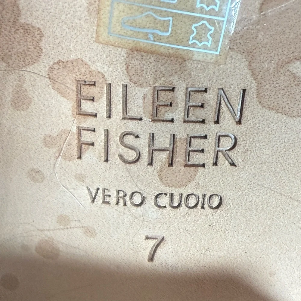 Eileen Fisher Ladies Size 7 Tan Leather  Block Heel Sandal Strap & Toe thong